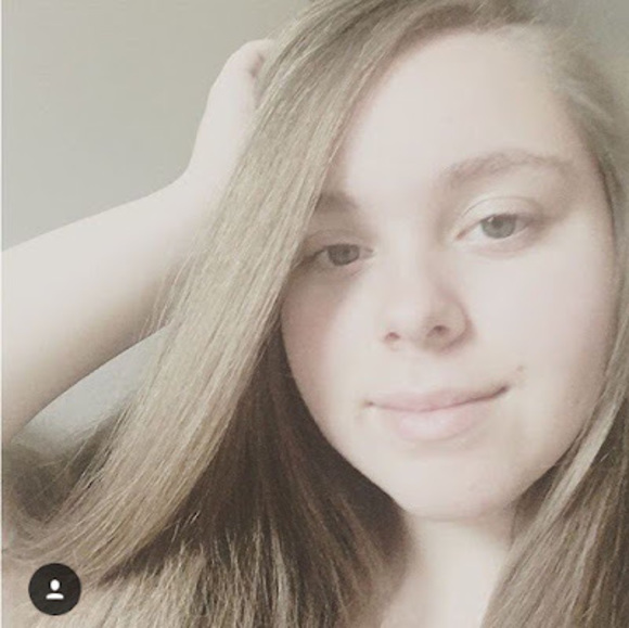 Meet your Posher, Sierra - Picture 1 of 1
